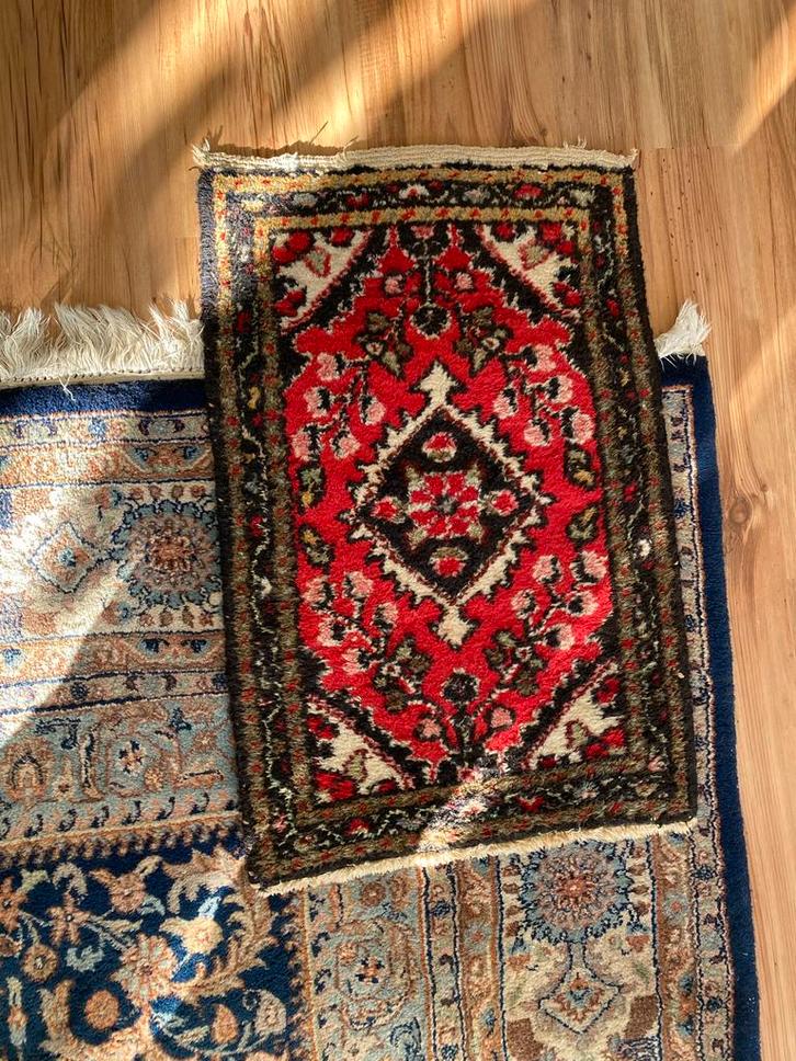 Antiek perzisch rood tapijt, Huis en Inrichting, Stoffering | Tapijten en Kleden, Gebruikt, Minder dan 50 cm, Rechthoekig, Rood