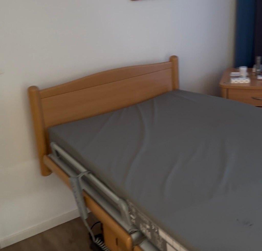 Hoog-laag bed 200 x 90, Huis en Inrichting, Slaapkamer | Bedden, Ophalen, Verstelbaar, 90 cm, Klassiek