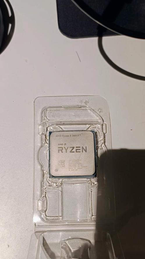 AMD Ryzen 5 3600XT CPU, Computers en Software, Processors, Zo goed als nieuw, 6-core, 4 Ghz of meer, Ophalen