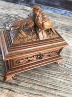 Houten kistje met schitterende details houtwormvrij, Ophalen of Verzenden