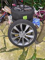 Winterbanden op 19" velg Tesla model 3, Auto-onderdelen, Banden en Velgen, Gebruikt, Banden en Velgen, Winterbanden, 235 mm