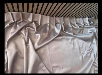 Verduisterende gordijnen 2x beschikbaar voor biedingen