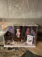 Vitrine kastje met Elisabeth en Elton John, Ophalen, Zo goed als nieuw