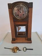 Eiken klok, Art Deco stijl, vintage, Amsterdamse school?, Antiek en Kunst, Antiek | Klokken, Ophalen of Verzenden