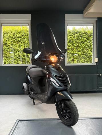 Piaggio zip Sp look 2019 45km brom 6 mnd garantie beschikbaar voor biedingen