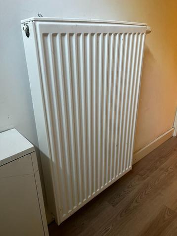 Paneelradiator te koop beschikbaar voor biedingen