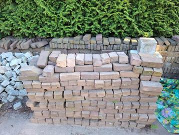 +/- 330 Klinkers  20  x 9 x 6 beschikbaar voor biedingen
