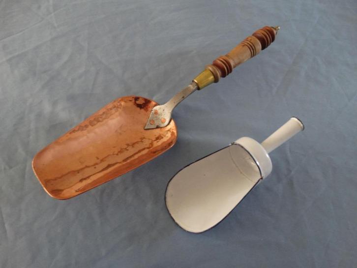 Antiek Grutterschep koper 44 cm en 22 cm wit email, Antiek en Kunst, Antiek | Koper en Brons, Koper, Ophalen of Verzenden