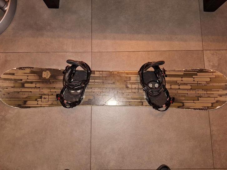 forum snowboard, Sport en Fitness, Snowboarden, Gebruikt, Board, Ophalen of Verzenden