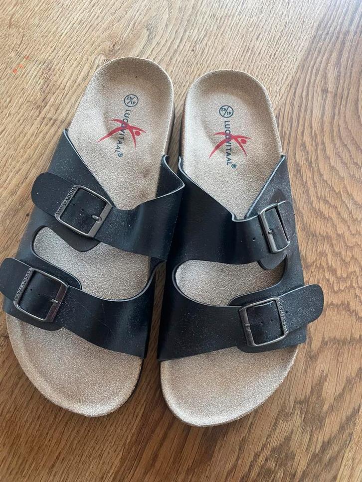 Nieuwe zwart leren Lucovitaal Gezondheid Slippers maat 41/42, Kleding | Dames, Schoenen, Nieuw, Slippers, Zwart, Ophalen of Verzenden