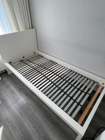 Malm bed