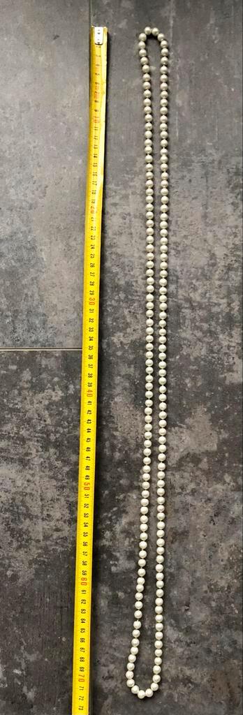 Lange Parelketting - Elegant & Tijdloos, Sieraden, Tassen en Uiterlijk, Kettingen, Gebruikt, Kunststof, Wit, Ophalen of Verzenden