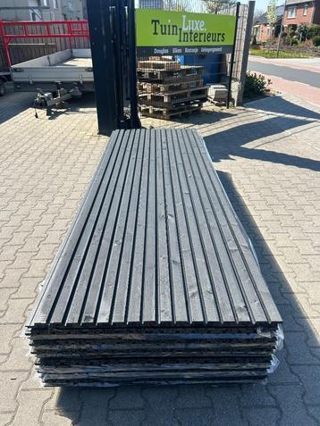 Dubbel Rhombus profiel | Deens rabat | Zwart gespoten beschikbaar voor biedingen