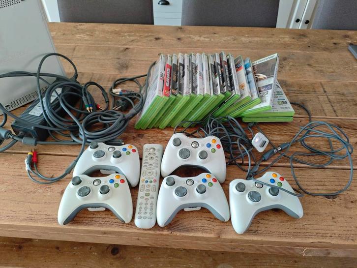 Xbox 360 Compleet Pakket met Games & Controllers, Spelcomputers en Games, Games | Xbox 360, Gebruikt, Overige genres, 3 spelers of meer