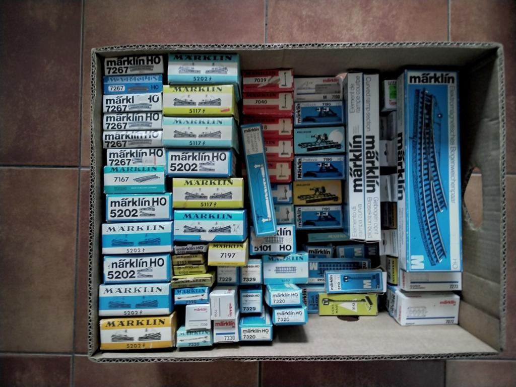 Märklin Doosjes - ca. 109 stuks leeg, Wisselstroom, Gebruikt, Overige typen, Ophalen of Verzenden