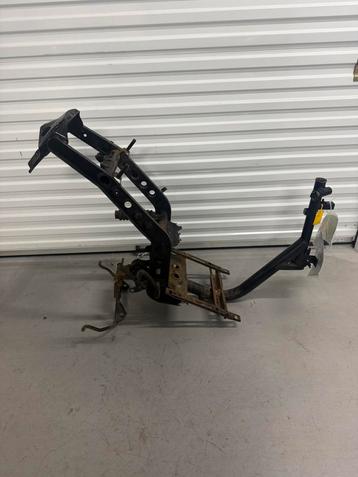 Piaggio Skr 125cc frame duits beschikbaar voor biedingen