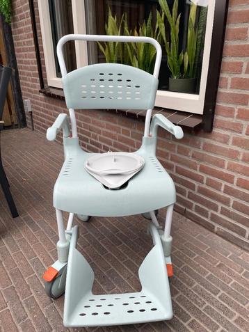 Etac Clean po/douchestoel beschikbaar voor biedingen