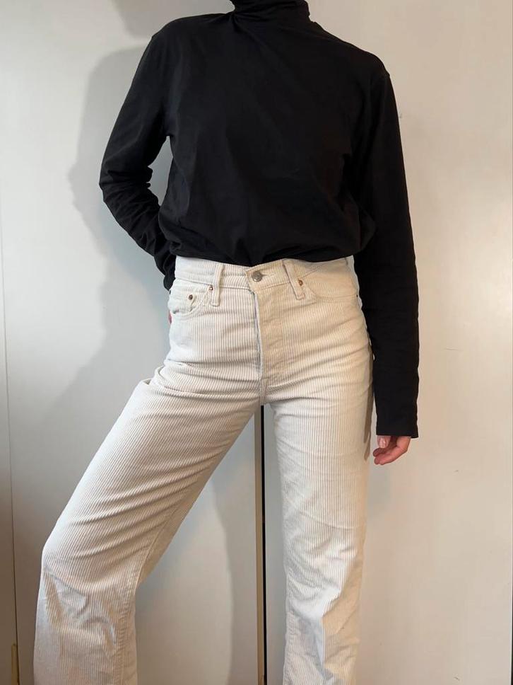 Levi's ribbroek - Oosterpark buurt (W27 L29), Kleding | Dames, Broeken en Pantalons, Gedragen, Maat 34 (XS) of kleiner, Beige