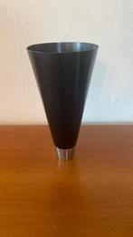 Myranda Brugge, vaas zwart met verzwaarde voet., Ophalen of Verzenden