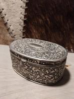 Antiek zilverkleurige sieraden kistje, Antiek en Kunst, Antiek | Woonaccessoires, Ophalen of Verzenden