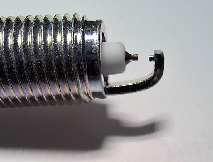 Bougies nieuw NGK DILKAR6A-11 Nissan, Renault, Dacia, Datsun, Auto-onderdelen, Motor en Toebehoren, Nissan, Renault, Nieuw, Ophalen of Verzenden