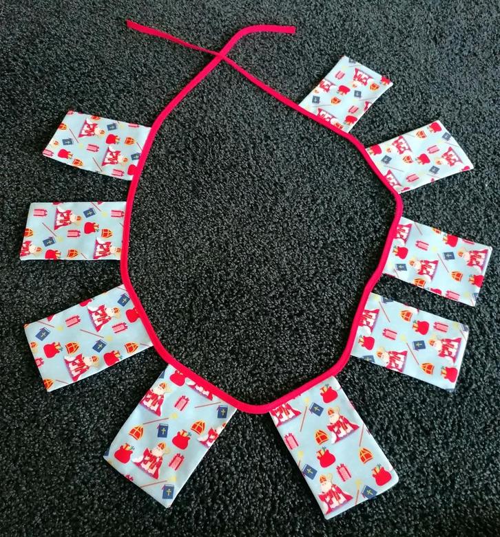 Nieuw: Sinterklaas mini stoffen vlaggenlijn met 9 vlaggetjes, Diversen, Sinterklaas, Nieuw, Ophalen of Verzenden