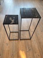 Hoge bijzettafels/plantenstandaard met marmeren blad, Ophalen, Minder dan 55 cm, Metaal of Aluminium, Vierkant