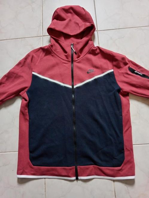 Nike Tech fleece vest maat L ORIGINEEL, Kleding | Heren, Sportkleding, Nieuw, Maat 52/54 (L), Rood, Ophalen of Verzenden