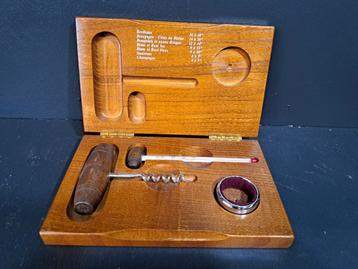 Wijn schenkset  beschikbaar voor biedingen