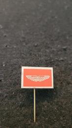 Aston Martin speldje, Verzamelen, Speldjes, Pins en Buttons, Verzenden, Zo goed als nieuw, Transport, Speldje of Pin