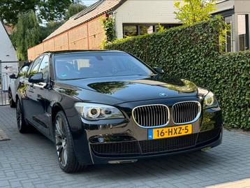 BMW 7-Serie 740i Youngtimer - Carplay - € 14.995 beschikbaar voor biedingen