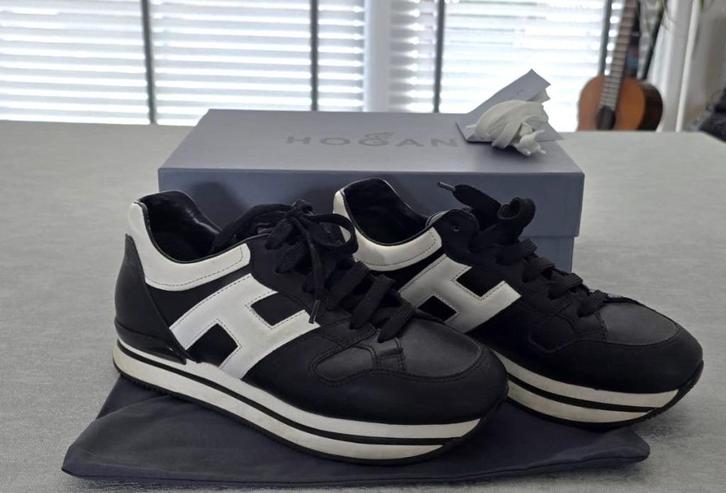 Cool HOGAN dames sneakers, maat 38, Kleding | Dames, Schoenen, Zo goed als nieuw, Sneakers of Gympen, Zwart, Ophalen of Verzenden