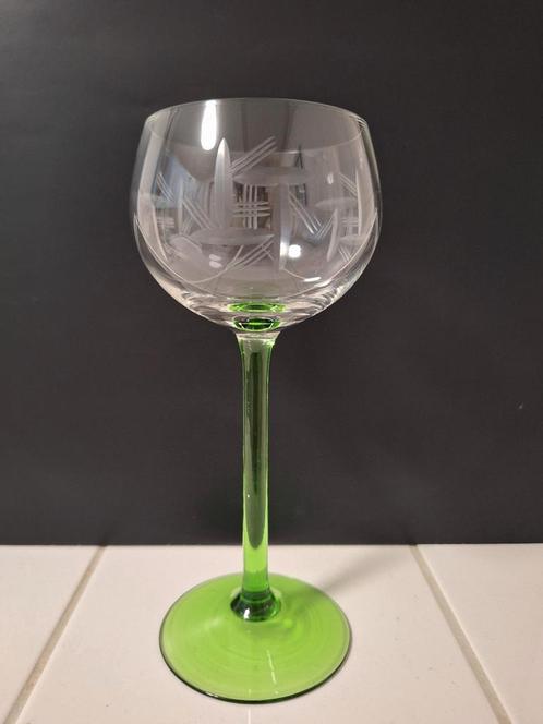 Vintage Elzas Wijn Glas met Geëtst Patroon Mangaan Voet, Antiek en Kunst, Antiek | Glas en Kristal, Ophalen