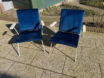 Gispen Rietveld fauteuil 1407 2x plus stof voor 1 fauteuil. beschikbaar voor biedingen