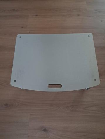 Industriële trolley voor bv een tv beschikbaar voor biedingen