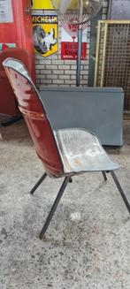 Scrap metal VW Kever voorklep stoel stoelen industrieel, Ophalen