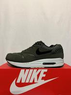 ALS NIEUW! Maat 44 - Nike Air Max 1 Woven Carbon Green, Overige kleuren, Verzenden, Nike, Nike