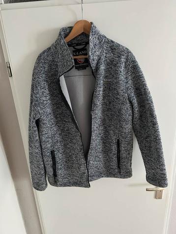 Prachtig warm herenvest beschikbaar voor biedingen