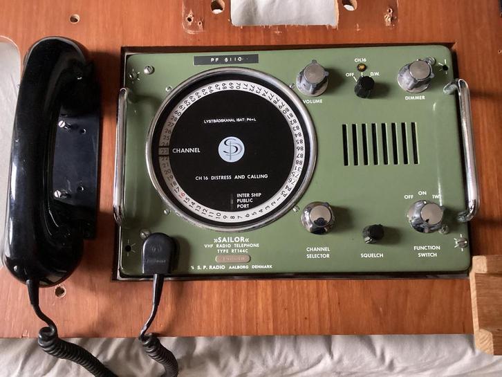 Marifoon RT144C, Watersport en Boten, Navigatiemiddelen en Scheepselektronica, Gebruikt, Communicatie, Ophalen