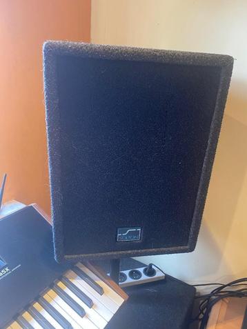Solton Speakerset + Behringer PMP6000 powered mixer beschikbaar voor biedingen
