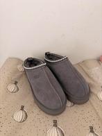 Nieuwe grijze UGG Tazman sloffen - Hoog model, Kleding | Dames, Schoenen, Verzenden, Nieuw, Grijs, Pantoffels of Sloffen