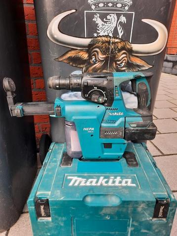 Makita boormachine dhr243 met stofafzuiger en accu beschikbaar voor biedingen