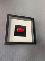 Ferrari sleutel in foto lijst, Huis en Inrichting, Ophalen of Verzenden, Nieuw, Overige materialen, Minder dan 50 cm