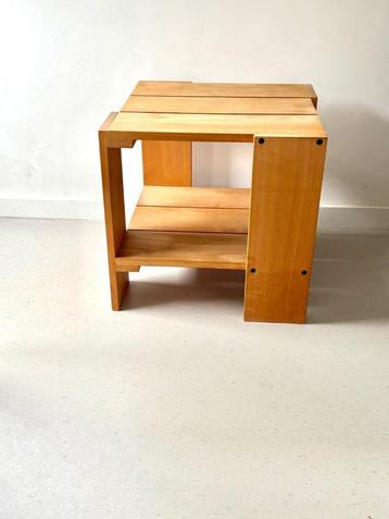 Vintage Krat bijzettafel ,Gerrit Rietveld,Cassina beschikbaar voor biedingen