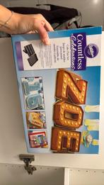 Wilton Cake Pan Set, Ophalen of Verzenden, Nieuw, Cupcakes, Bakvorm