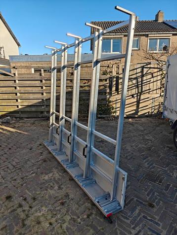 Lansing Glasresteel 236 x 207  evt tekoop met Ford Transit  beschikbaar voor biedingen