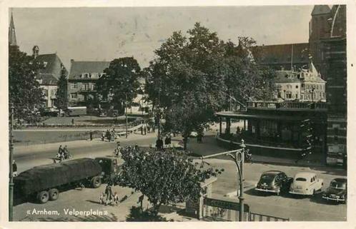 (301-208-011) Arnhem Velperplein, Verzamelen, Ansichtkaarten | Nederland, Gelderland, Ophalen of Verzenden