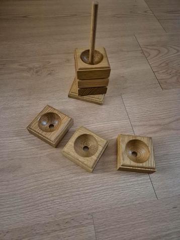 Houten " Eierdophouder SETJE . beschikbaar voor biedingen