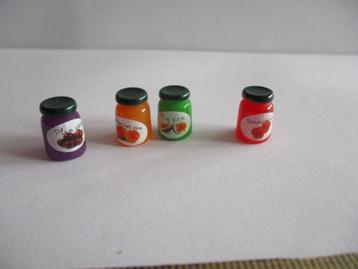 poppenhuis 4 potjes jam beschikbaar voor biedingen