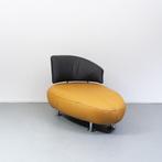 2x Leolux Kikko chaise longue maïsgeel/zwart nieuwstaat!, Ophalen of Verzenden, Zo goed als nieuw